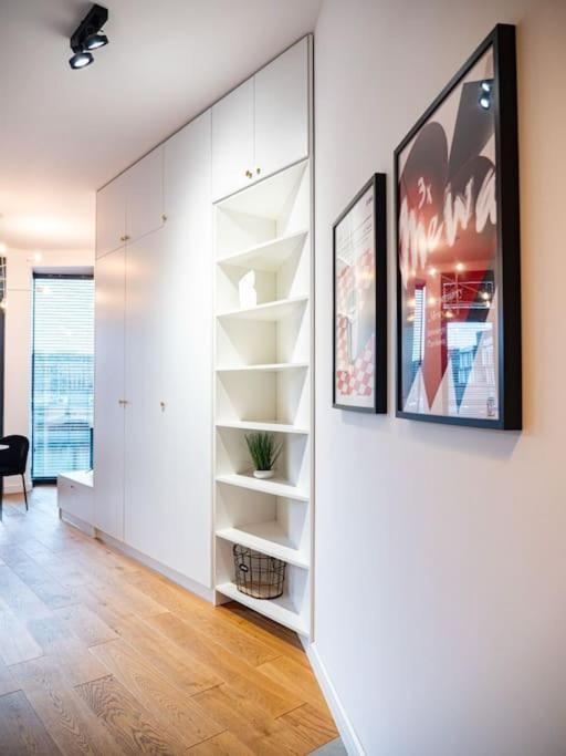 Chic Apartment In Historic Koneser Area Warsaw Exterior photo